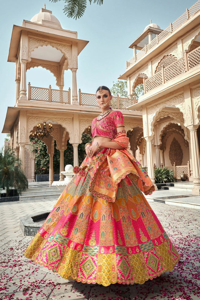 Premium Banarasi Silk With Zarkan And Cutwork Woth Clutch With Latkan Belt