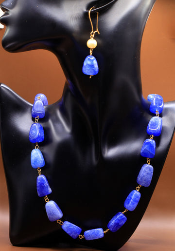 Beaded Necklace with earring with blue stone