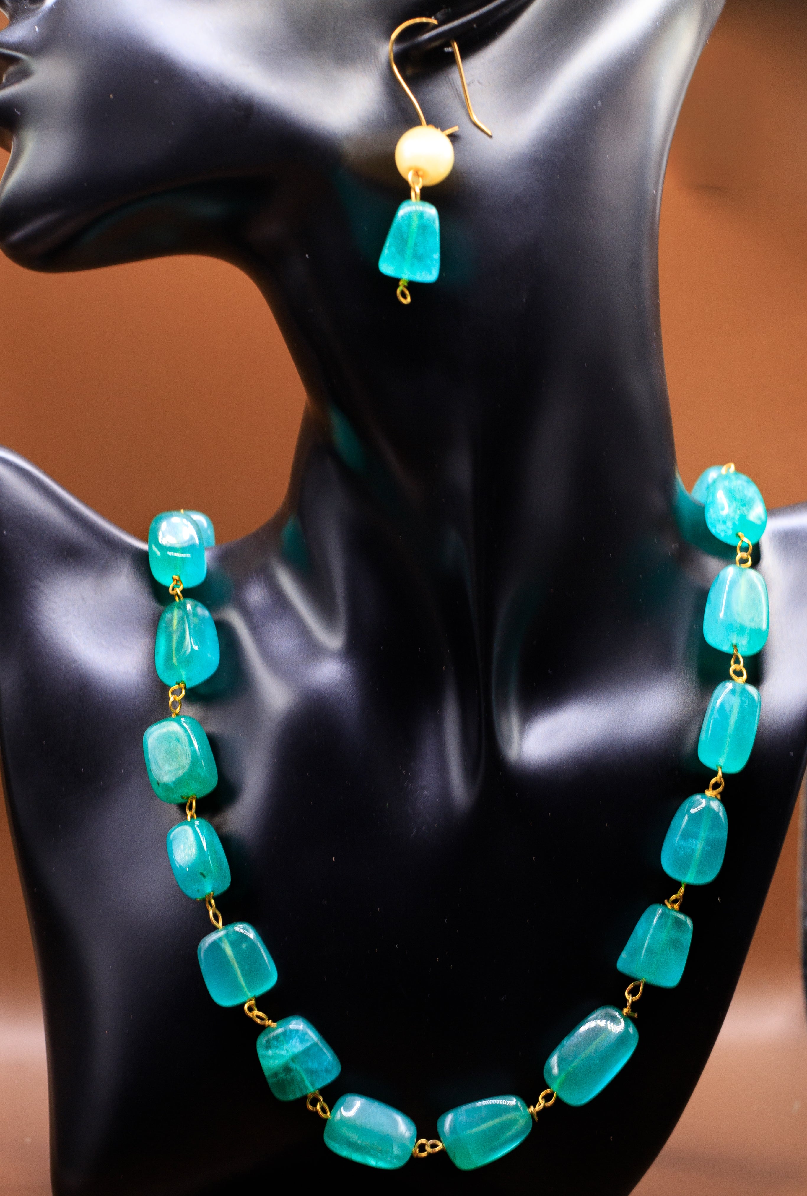 Beaded Necklace with earring Torquoies color