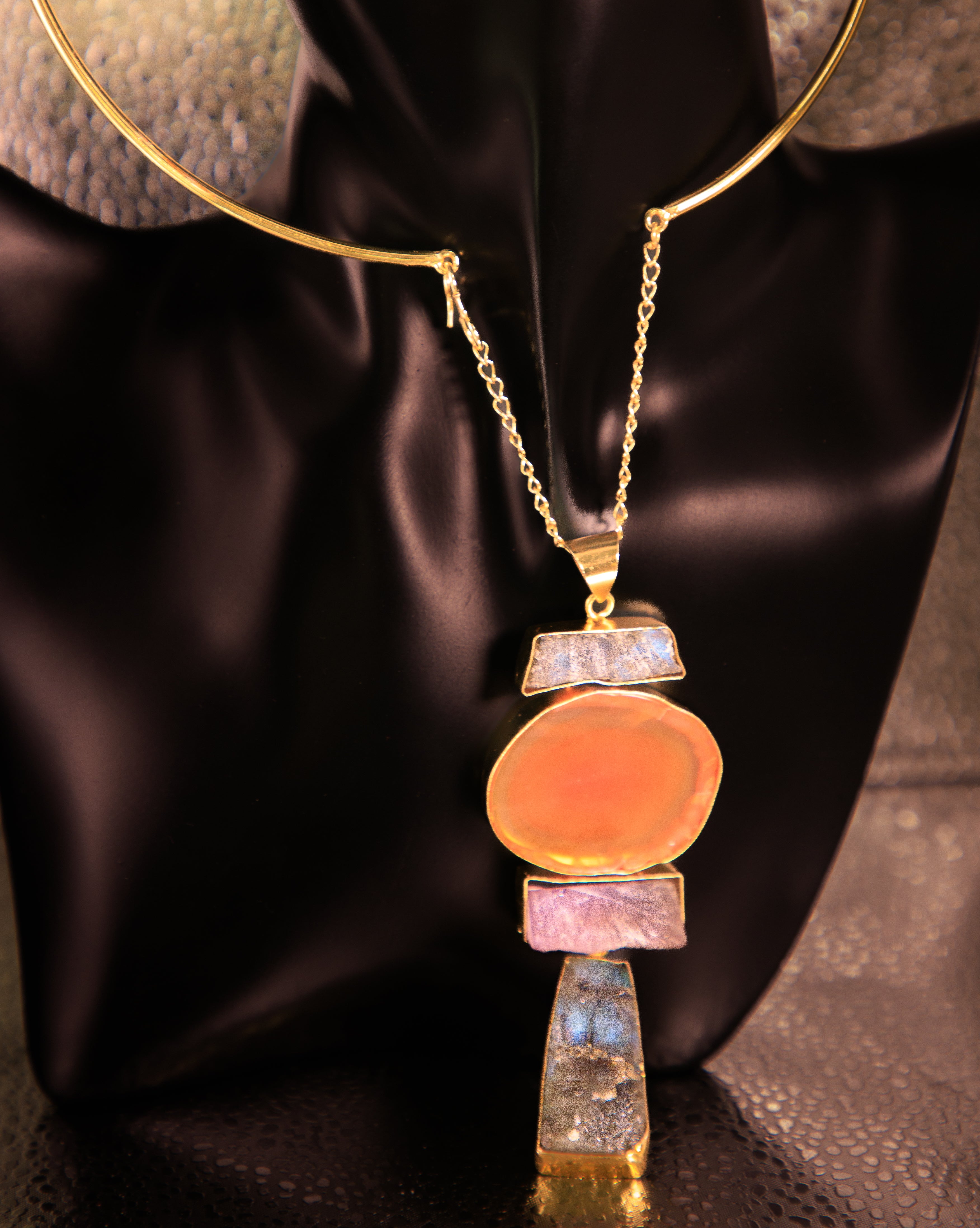 Contemporary Stylish Necklace Earrings with Raw Stone Cut