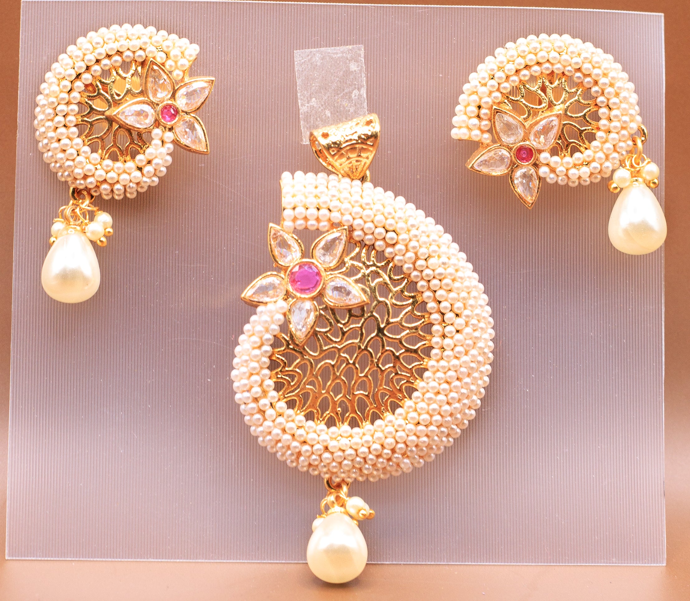 Stylish Pendant and Earring pair