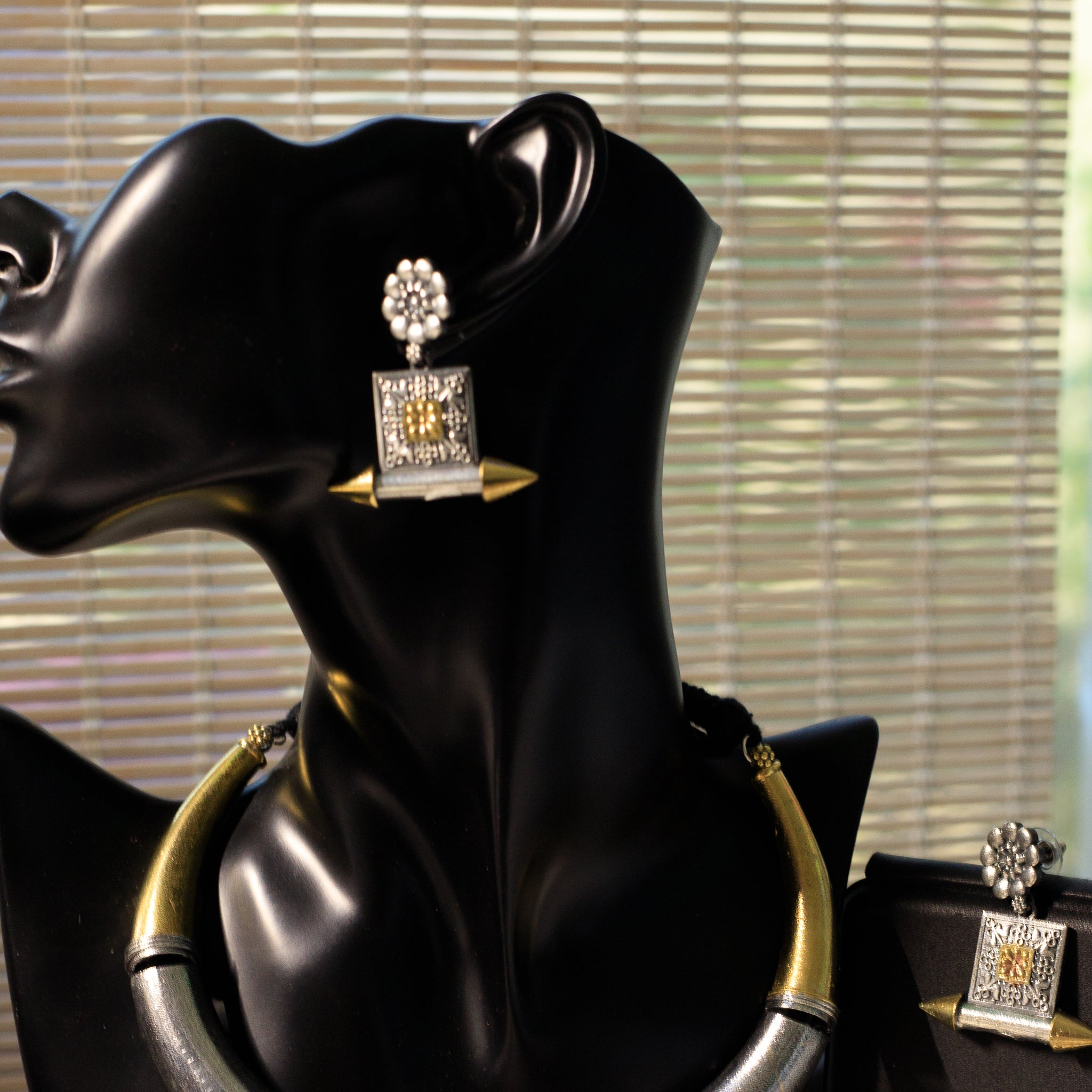 Contemporary Stylish Oxidized Necklace with Earrings