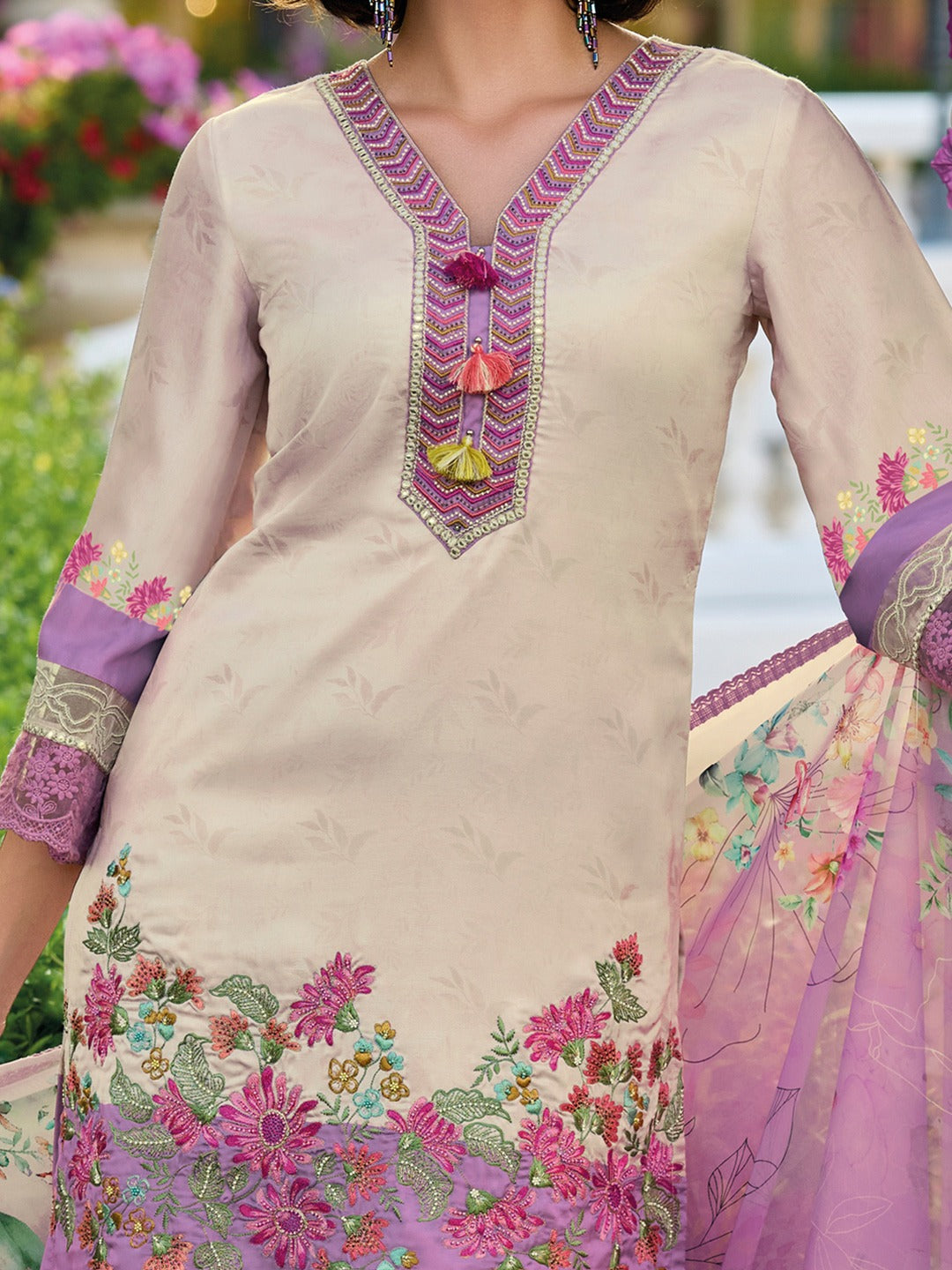 Lavender Embroidered Silk Blend Straight Kurta Sets With Dupatta