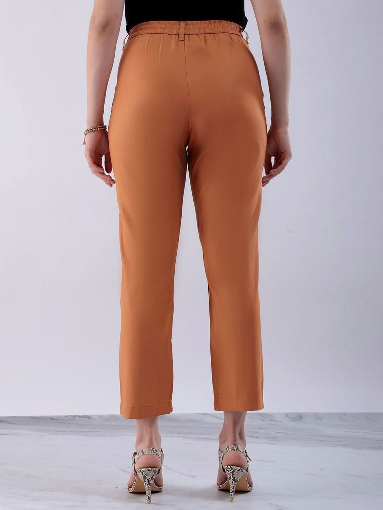 Chinos