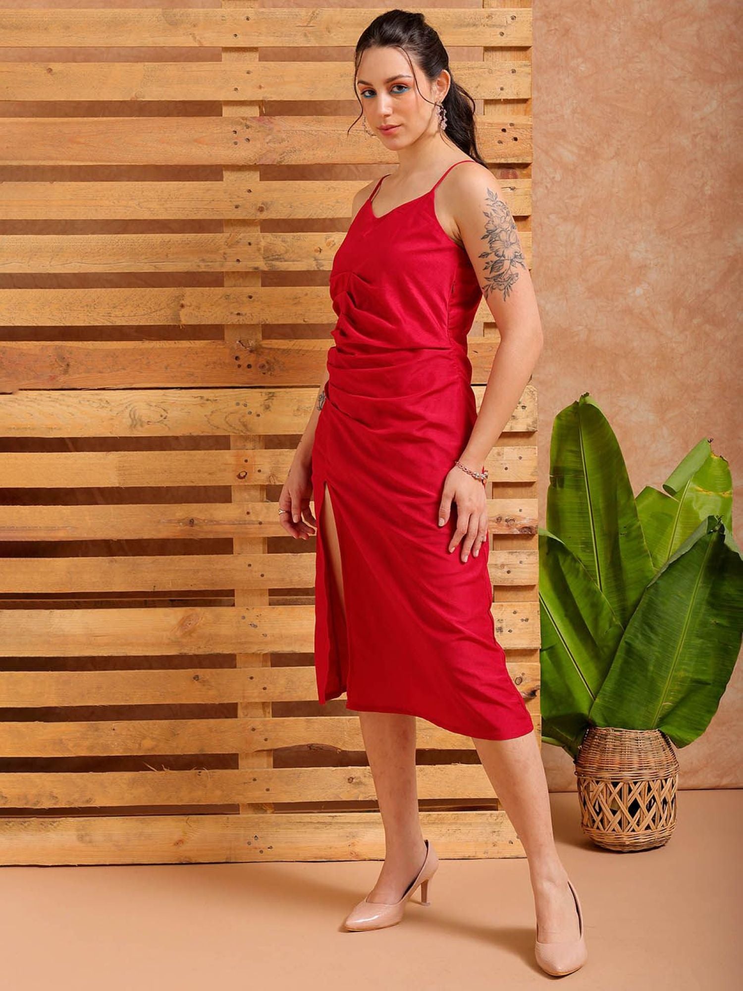 Sleeveless Slide cut Midi