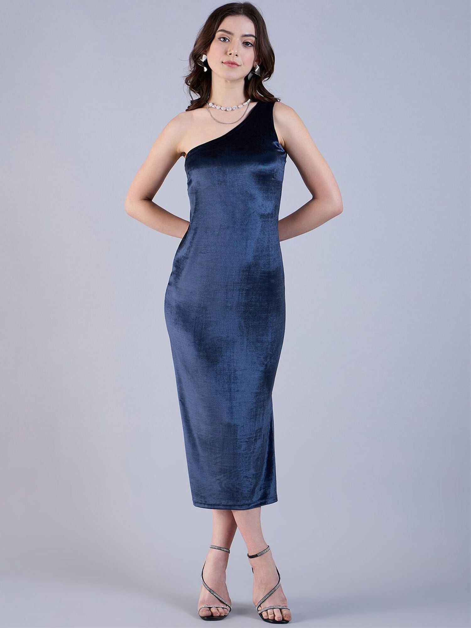 One-shoulder velvet midi dress.