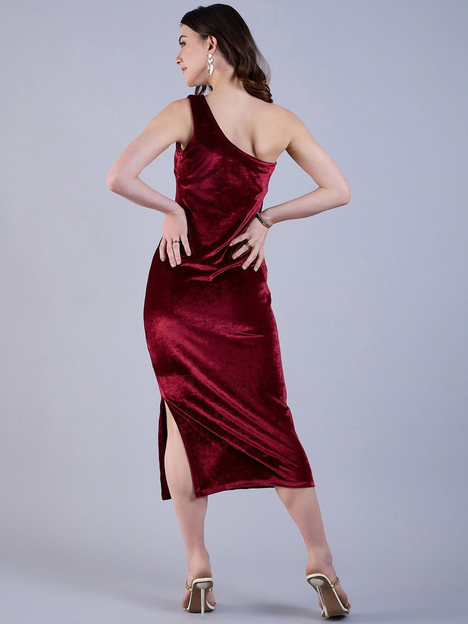 One-shoulder velvet midi dress